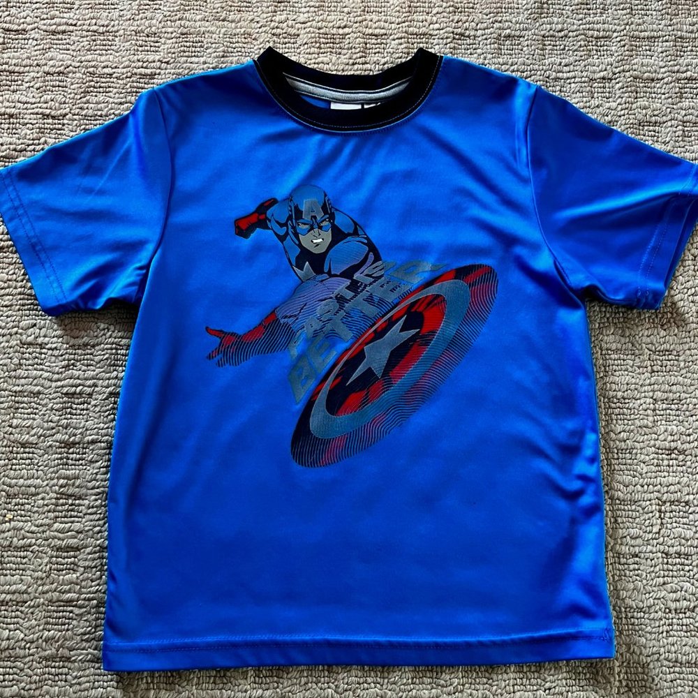 Marvel Captain America Throwing Shield T-Shirt - Size 6
